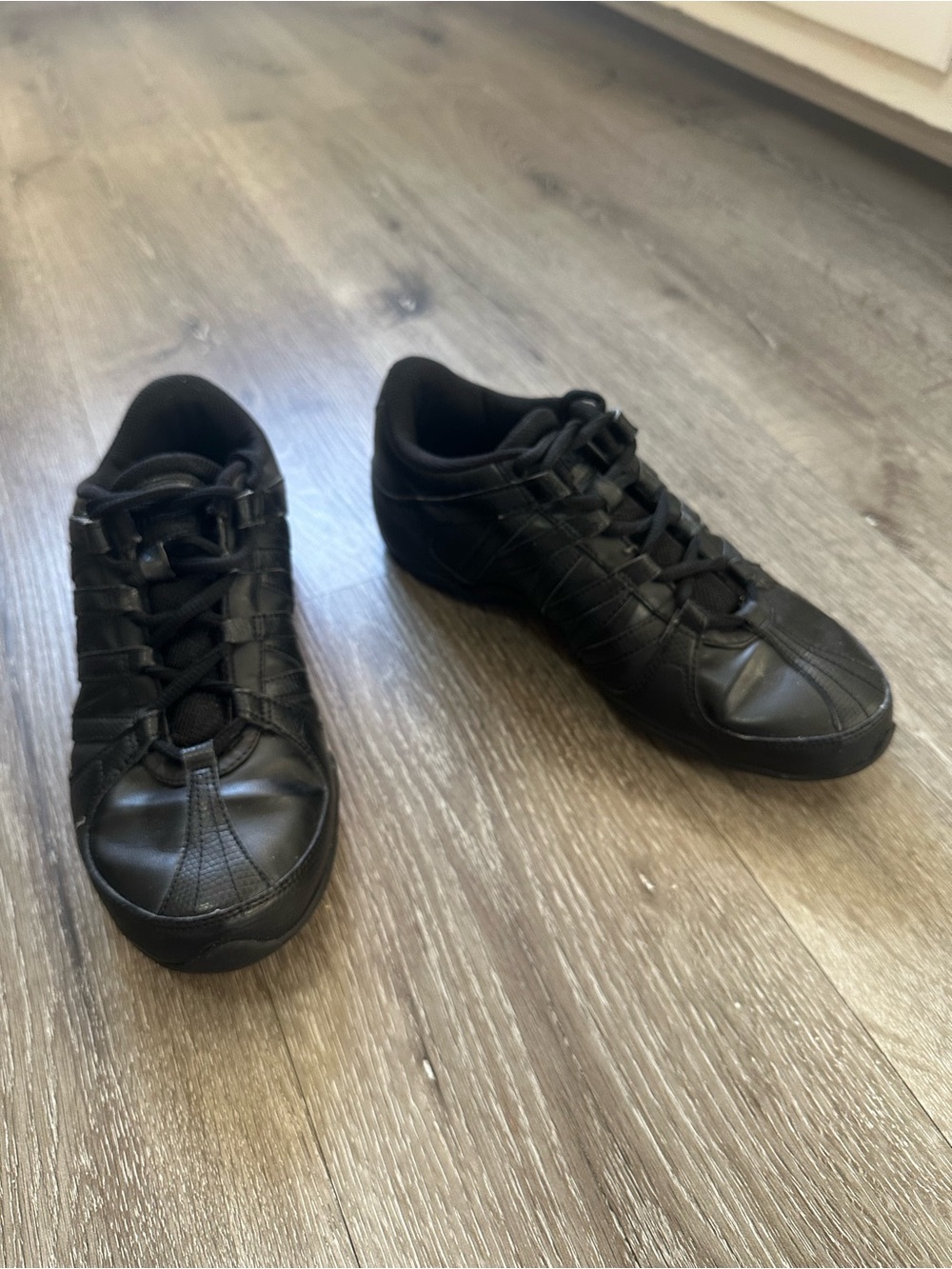 Nike women Black Low-Profile Lace-Up Sneakers